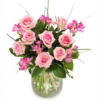 Buchet frezia roz si trandafiri