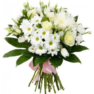 Buchet mixt de flori albe