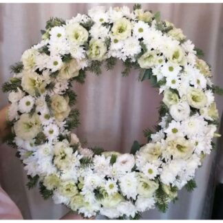 Coroana funerara flori albe