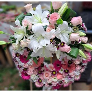 Coroana funerara crini si trandafiri roz